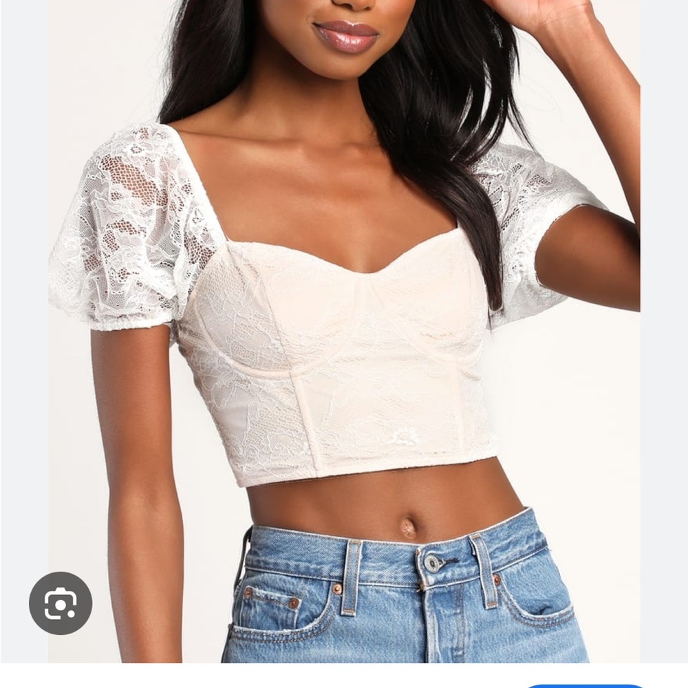Lulus NWT cropped corset top with lace sleeves and fully lined bodice.